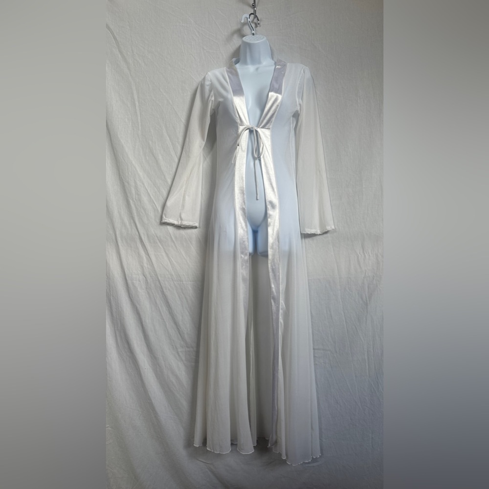 White robe/coverup/duster/Kimono Size S
